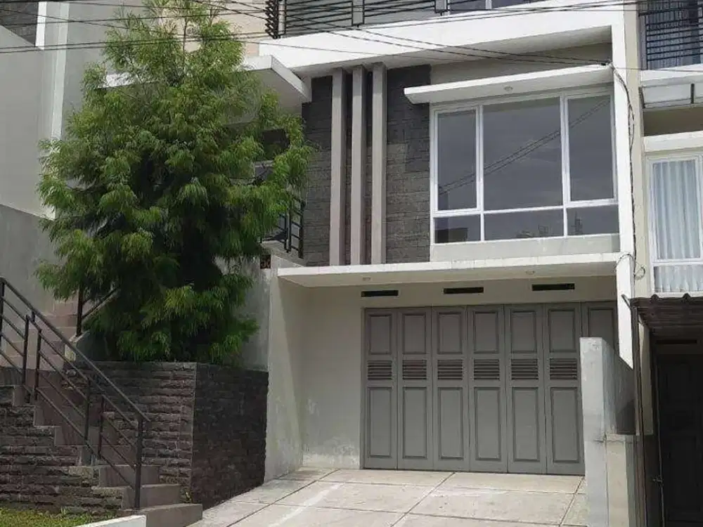 Rumah Baru di Komplek Elite di Setiabudi Bandung