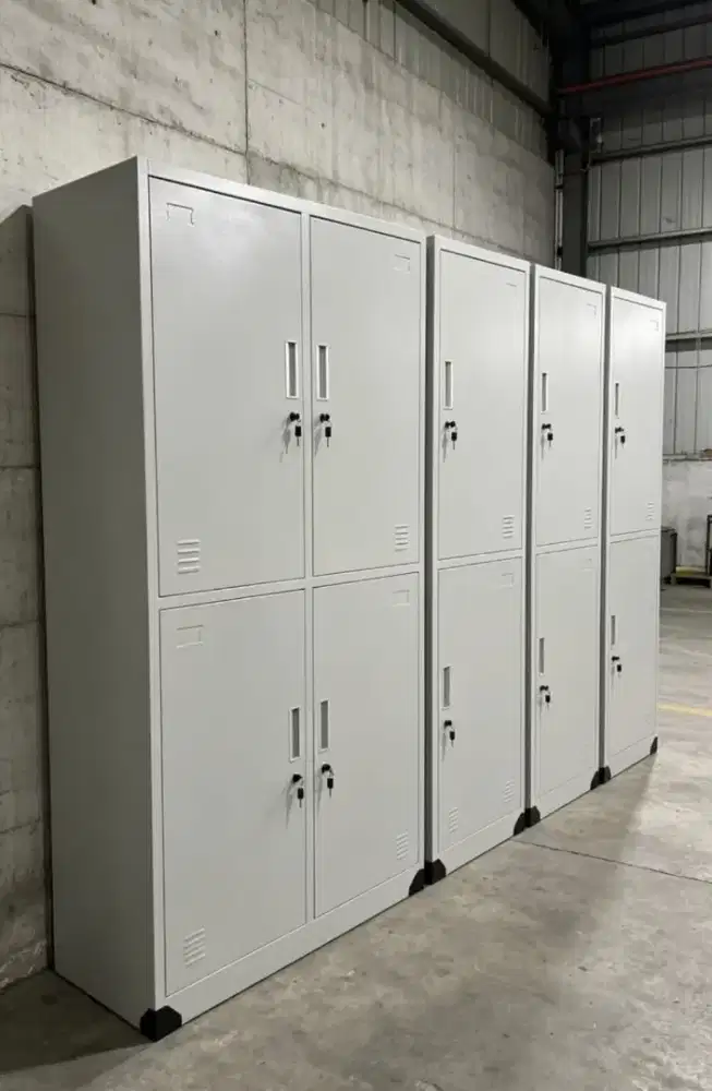 Locker 4 Pintu Plat Besi