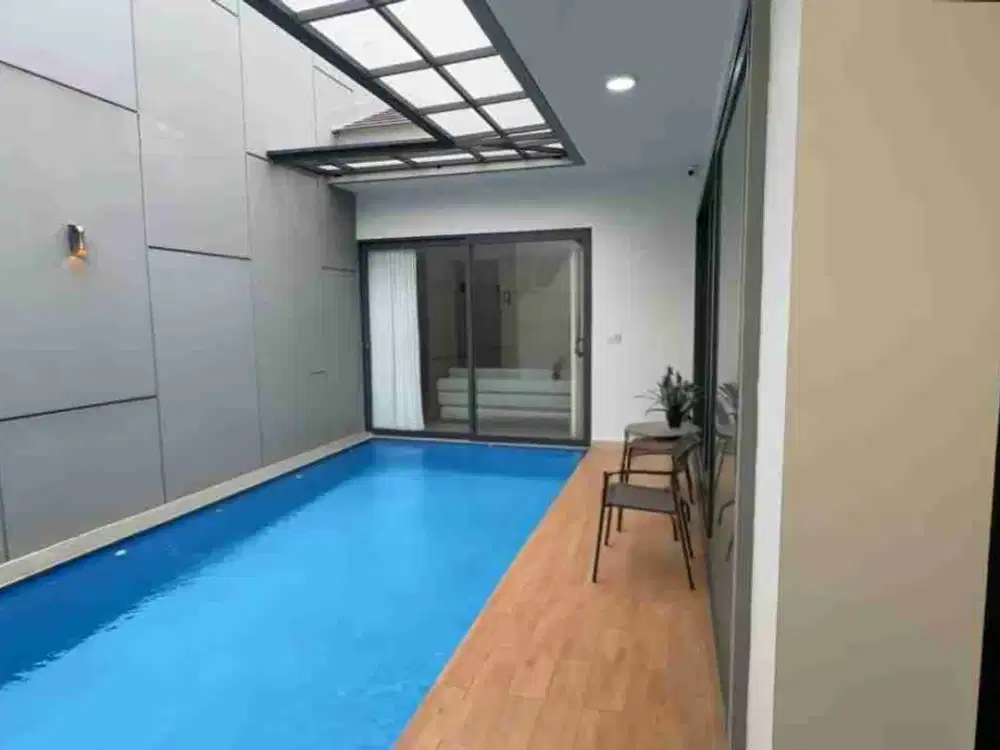 Fully Furnished MIAMI, depan taman