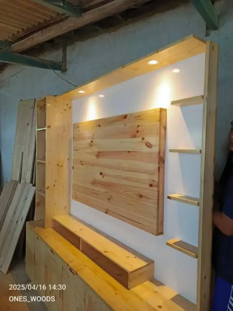Backdrop Tv/sekat partisi minimalis.kayu jati belanda