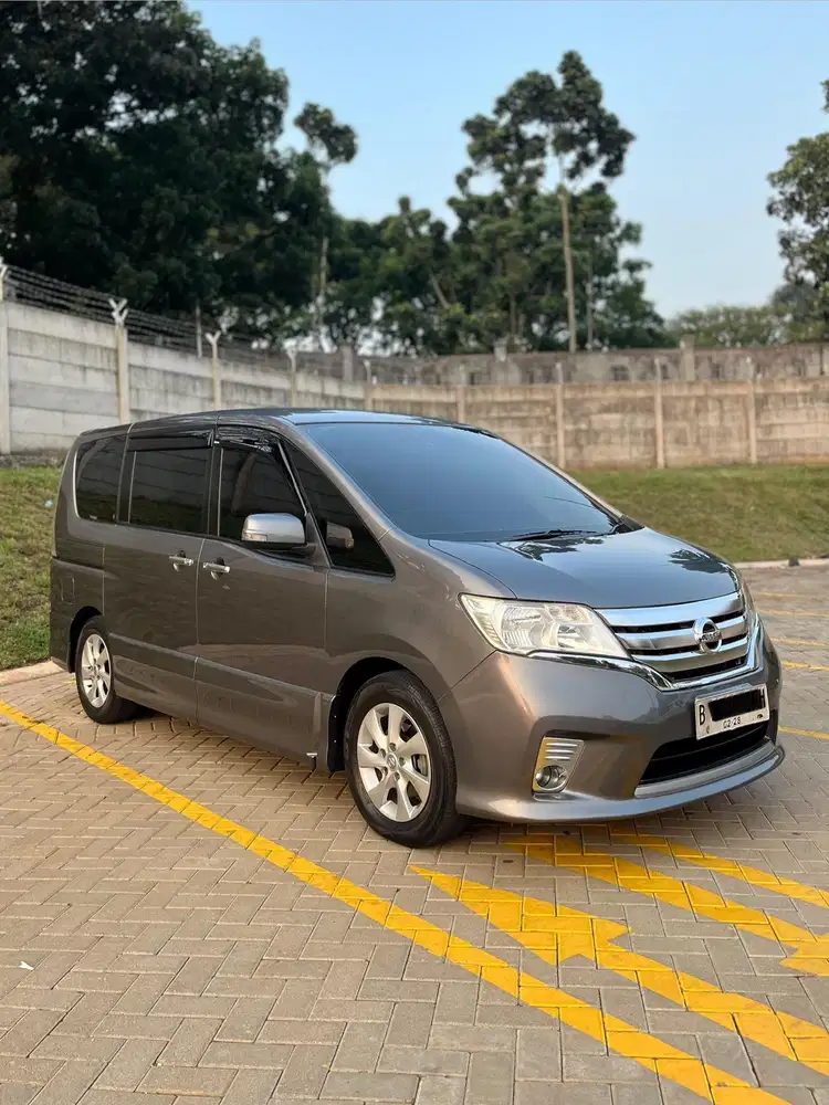 Nissan Serena 2.0 HWS 2013
