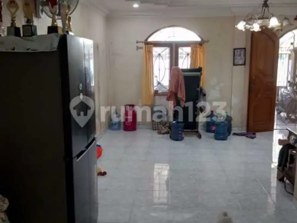 Dijual Rumah 2Lantai Taman Palem Jakarta Barat