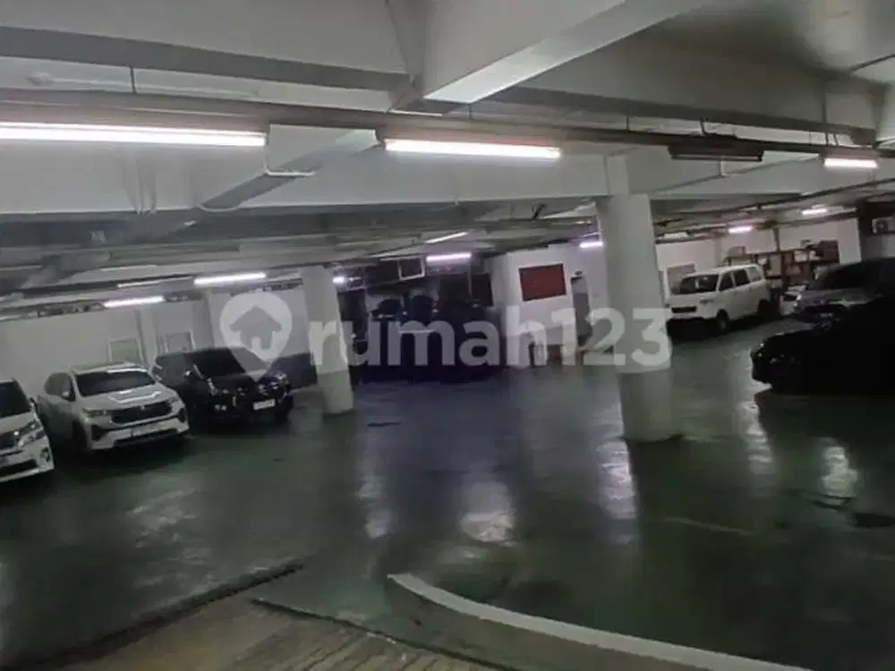 Dijual Gedung Perkantoran 6 Lantai Tomang