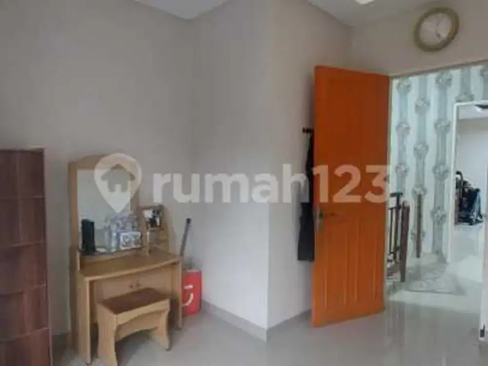 Dijual Rumah 2 Lantai Mutiara Taman Palem Cengkareng