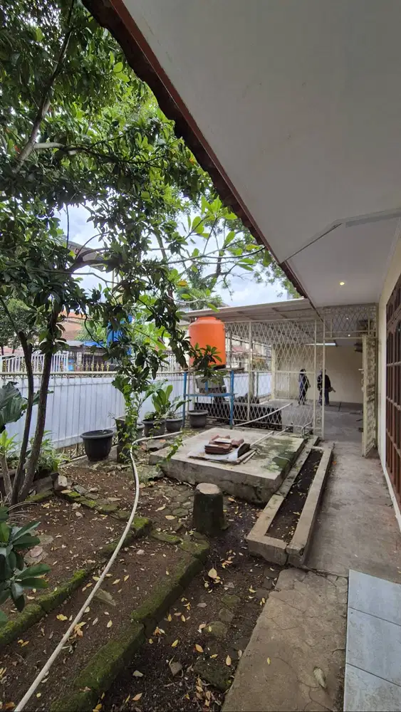 Dijual Rumah Hoek 1 Lantai Posisi Mainroad Di Margahayu Raya