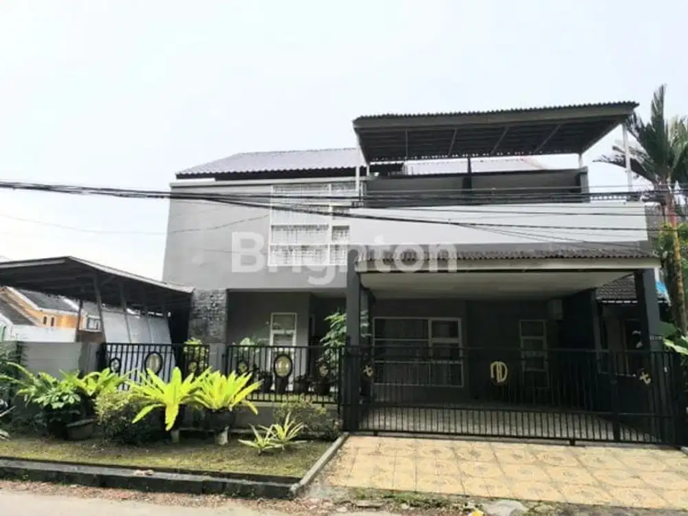 BANTING HARGA RUMAH CANTIK DUA LANTAI DI PERUMAHAN REGENCY