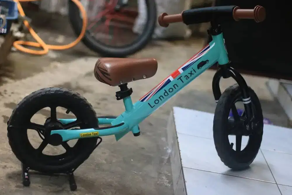 London Taxy kick bike