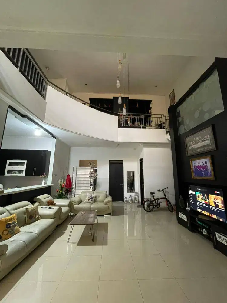 Dijual Rumah Luas 2 Lantai di Taman Kopo Indah TKI 3