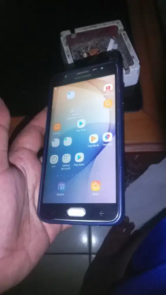 Samsung j7 prime ram 3/32