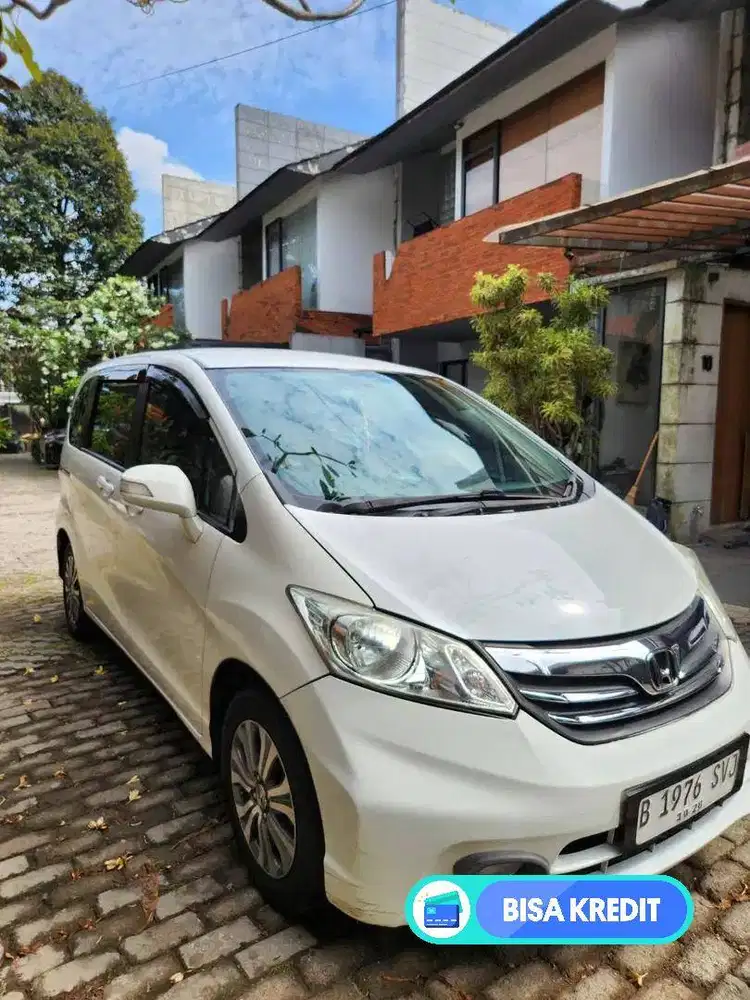 HONDA FREED 2012 KM RENDAH PUTIH 1.5 e AT