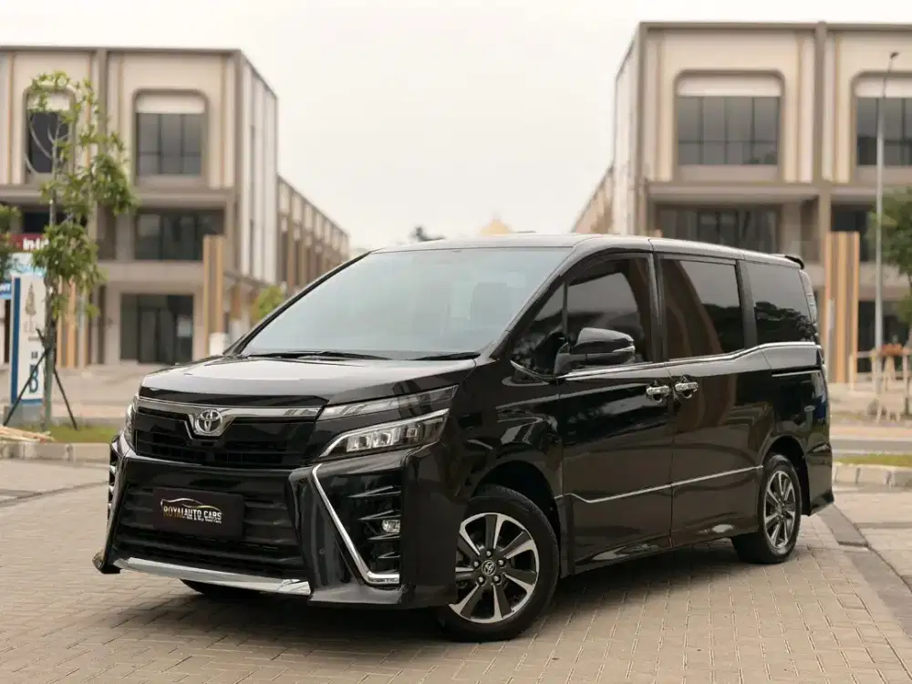 TERMURAH SEJAGAD - ANGS RENDAH Toyota Voxy 2.0 AT
2019