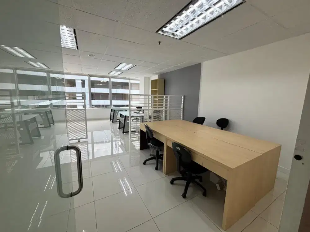 Kantor Sewa Area Sudirman di Mayapada Tower 1 76 Sqm Furnished Lokasi Strategis