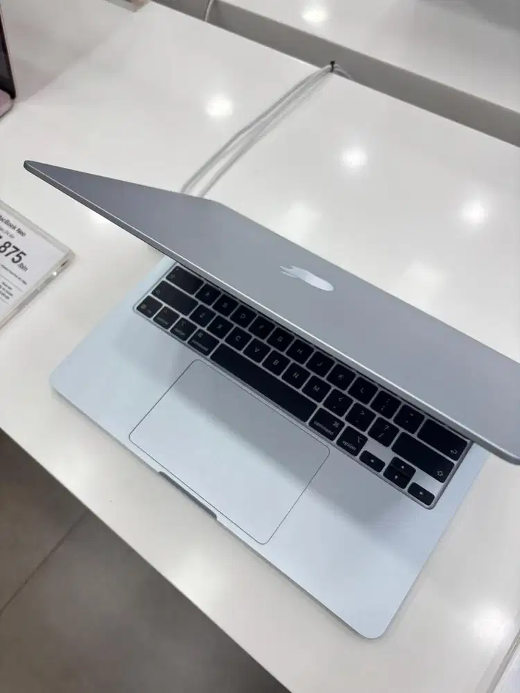 CICILAN MACBOOK AIR M5 13 inci 1TB PROMO BUNGA 0%