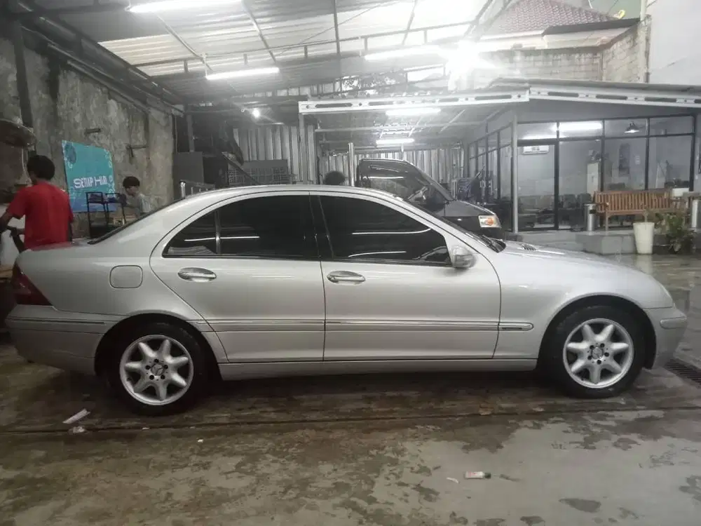MERCEDES BENZ C240 AT ELEGANCE TAHUN 2004 PRE FACELIFT