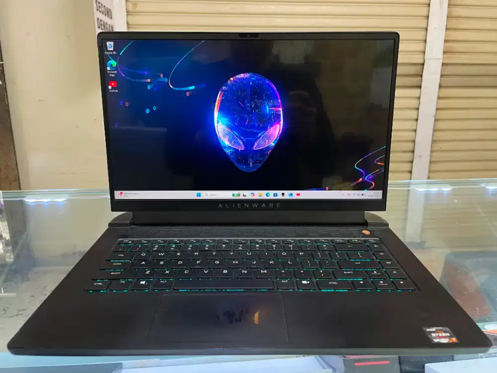 Alienware M15 Ryzen R5 32/1TB