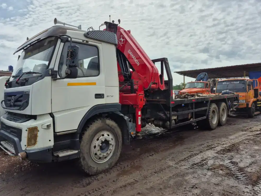Truck crane dahannc 20 ton tahun 2014