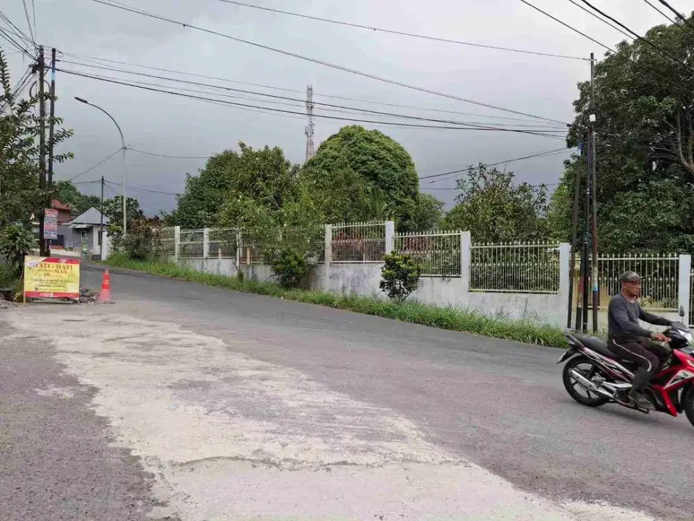 DIJUAL CEPAT RUMAH DAN TANAH LUAS DI TUGU UDANG KALIURANG