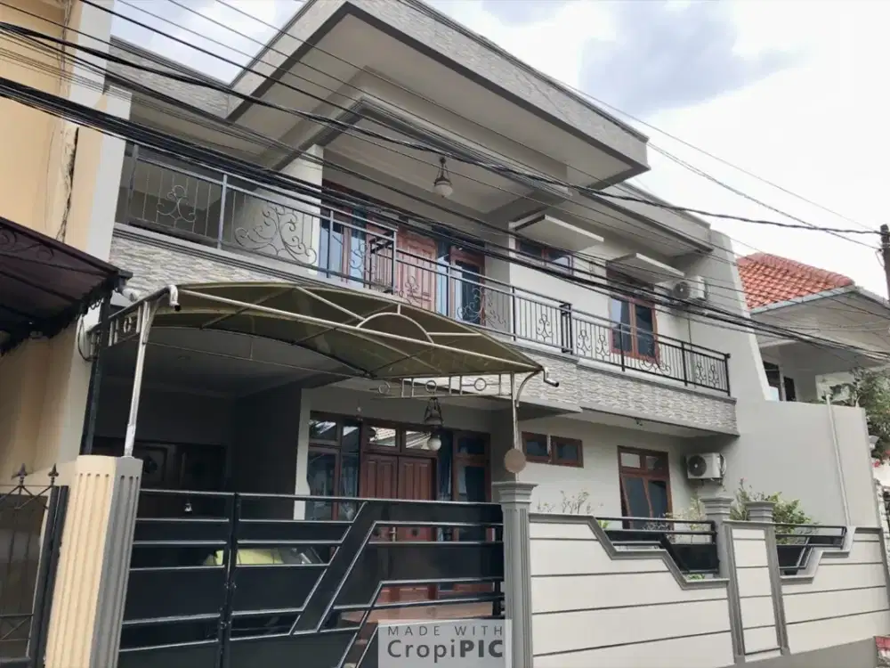 Dijual Rumah 2 Lantai di Jaticempaka Pondok Gede – SHM, Bebas Banjir, Dekat Jakarta