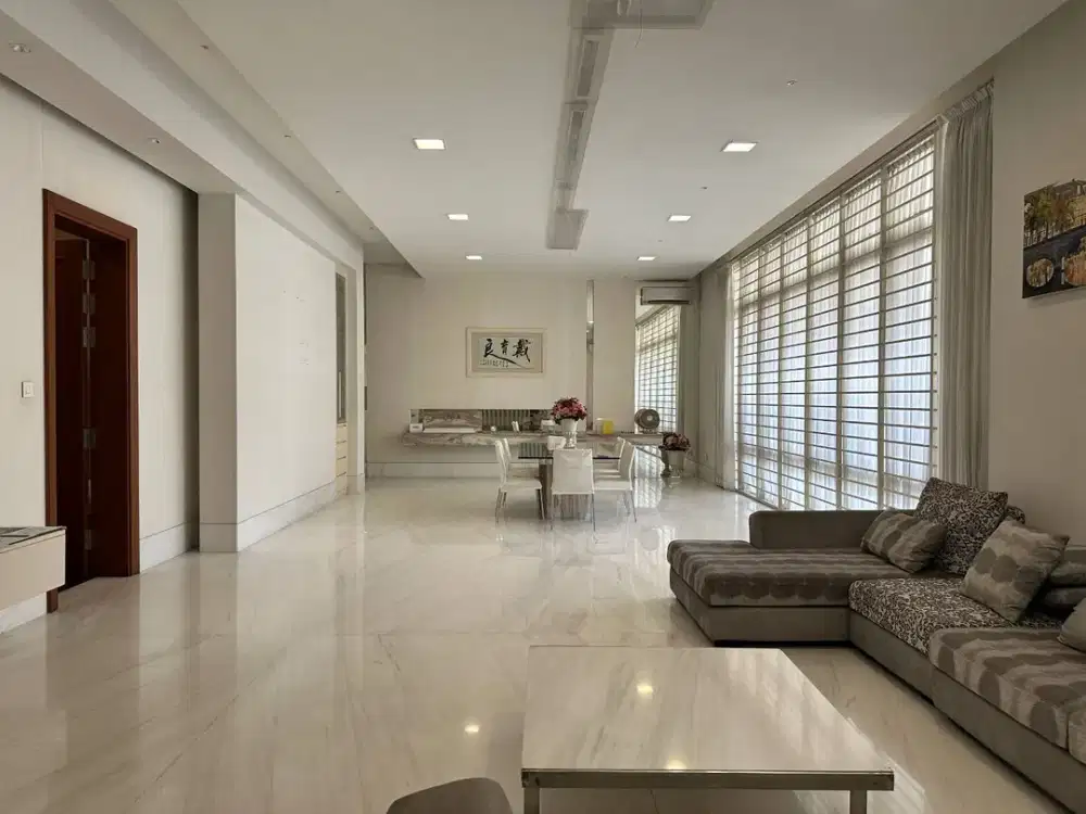 Villa Mewah Luas Dijual di Komplek Cemara Asri Siap Huni