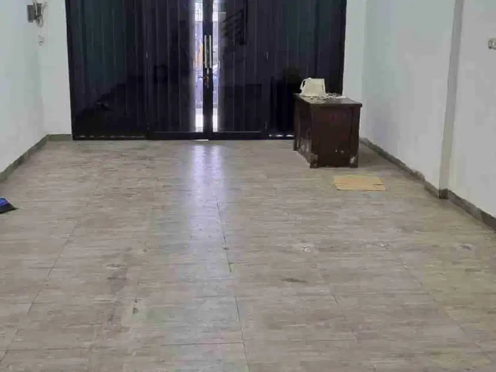 DIJUAL RUKO GANDENG TERLETAK PINGGIR JALAN 2 ARAH, STRATEGIS,RAMAI.