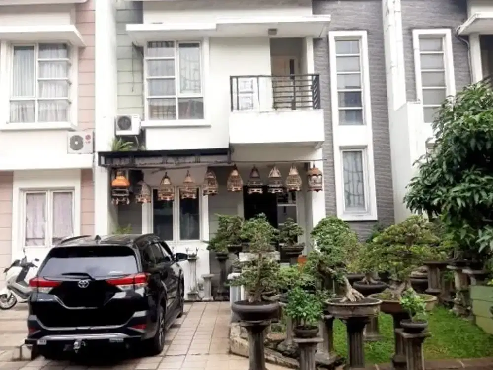 Rumah 2,5 Lantai 4 Kamar Hadap Timur di Fluorite