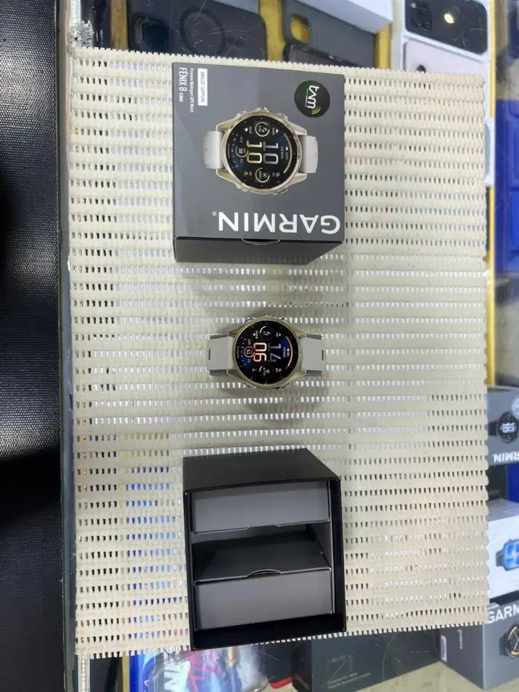 Garmin Venue 8 43mm Mullus Like New
