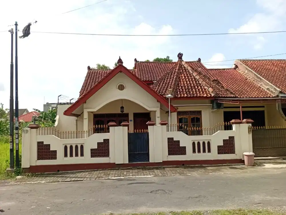 Rumah Luas Lebar Depan 13 Meter di Kalasan - Akses Jalan Aspal Lebar, SHM + IMB Ready