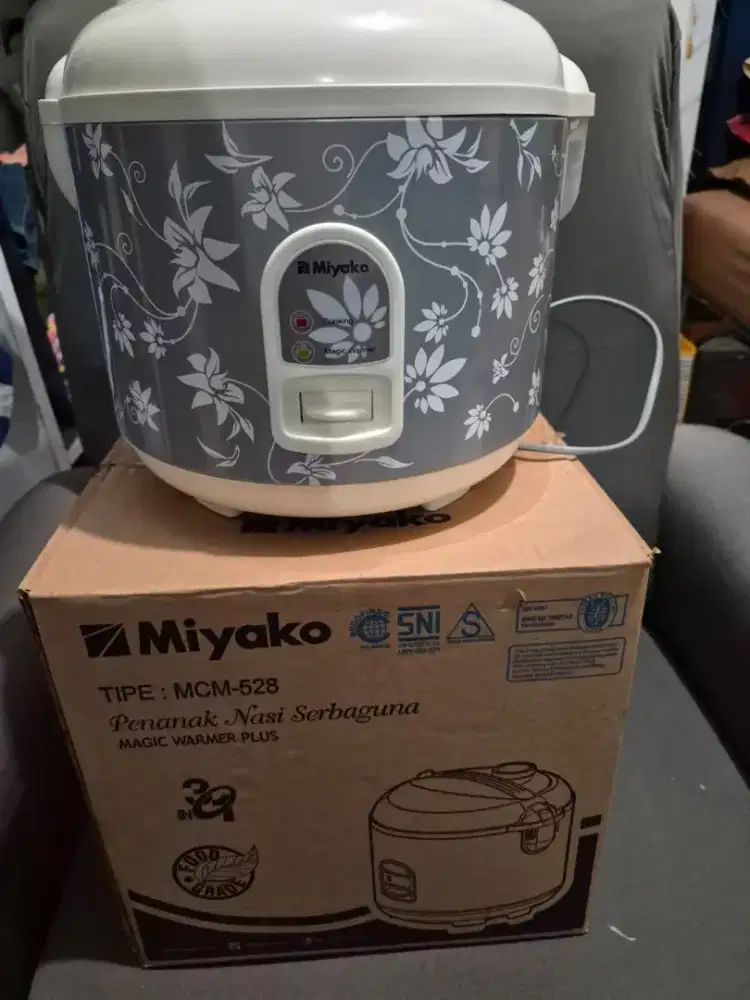 Rice cooker Miyako MCM 528