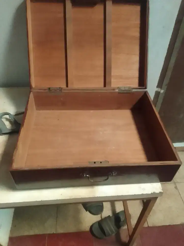 Koper kayu antik