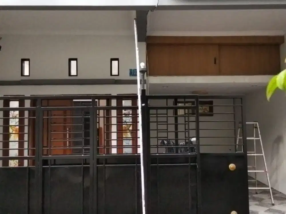 Rumah 2 Lantai Siap Huni Setro Baru Surabaya