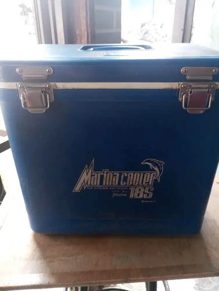 Dijual peralatan usaha marina Coolers