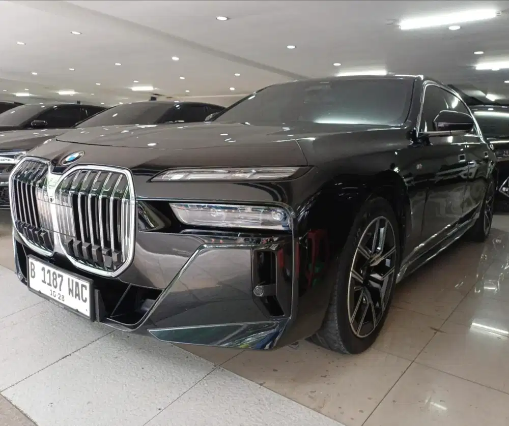 BMW 735i M Sport 2023 only 8k miles