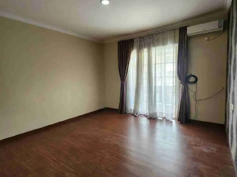 Di Sewa Rumah Pik 1 Furnish
