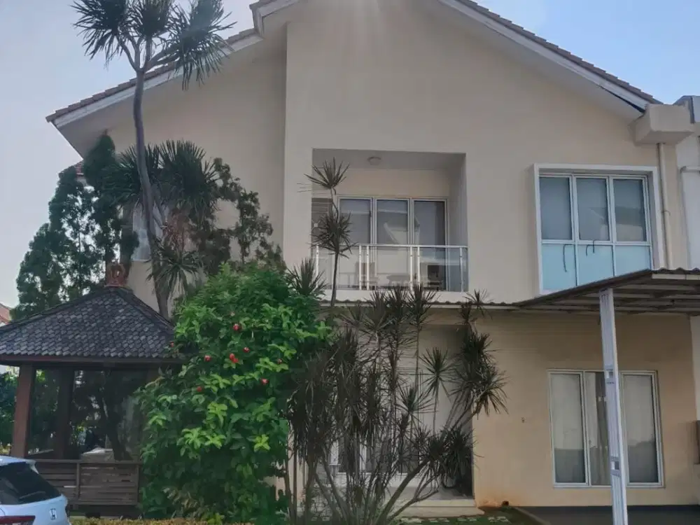 Rumah Hook Siap Huni Di JGC, 5 Kamar Tidur, Gazebo & AC 8 Unit