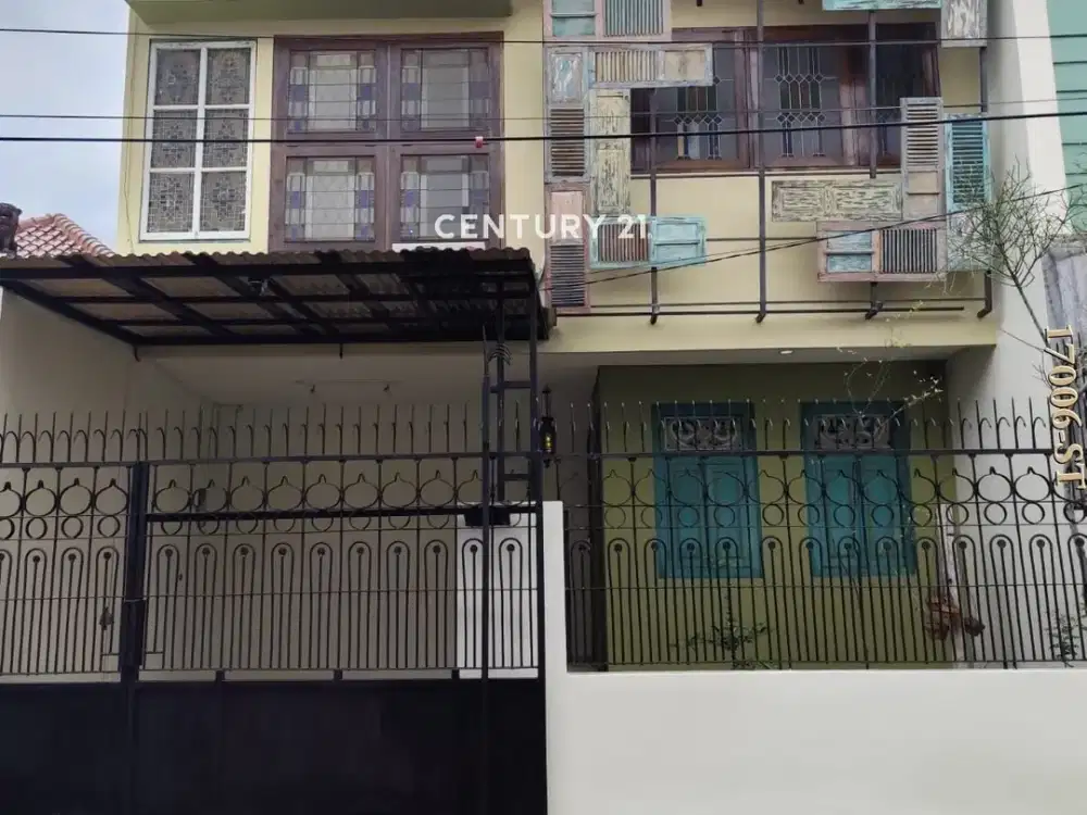 Dijual Rumah Vintage Style Di Tanah Kusir