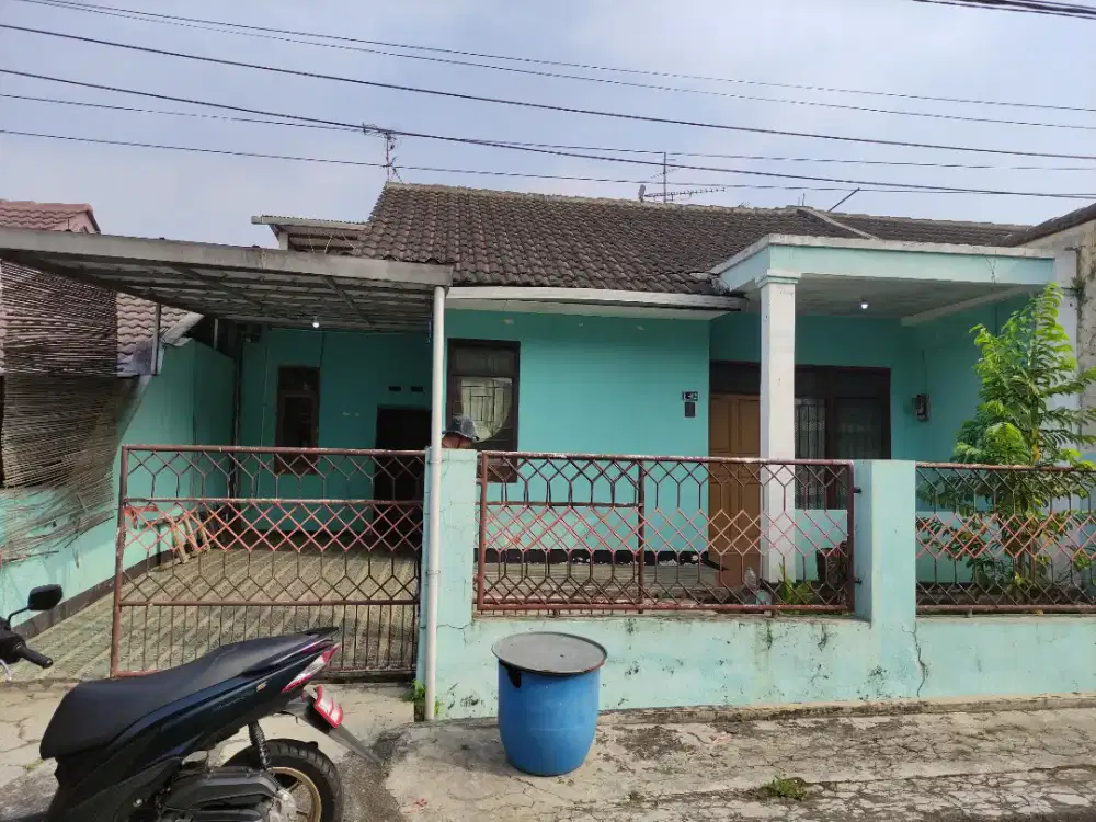 Rumah di Pesantren Cimahi di dalam komplek