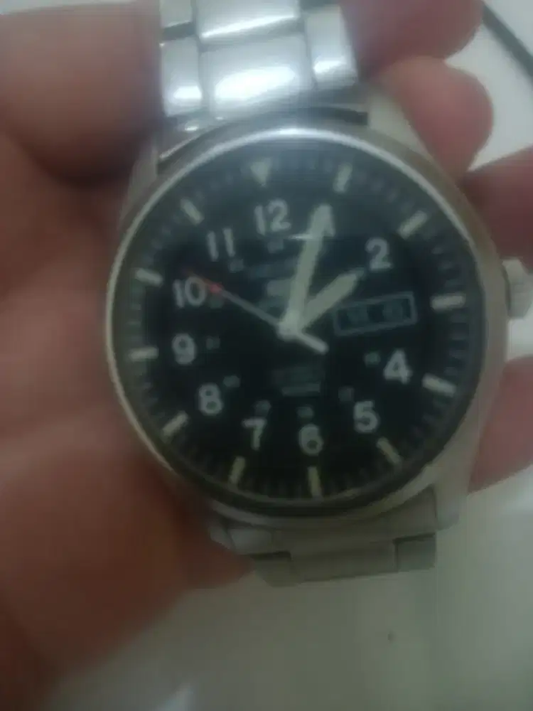 Jam tangan Seiko sport