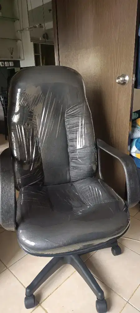 Di jual Kursi Direktur