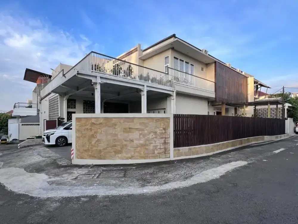 Dijual Rumah Semi Furnished LT 460 m² di Sektor 1.5 Lengkong Gudang Timur BSD
