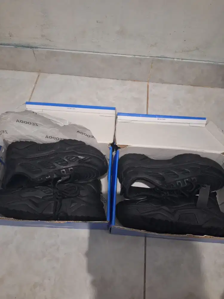 Sepatu Zeodda ukuran 39 warna hitam