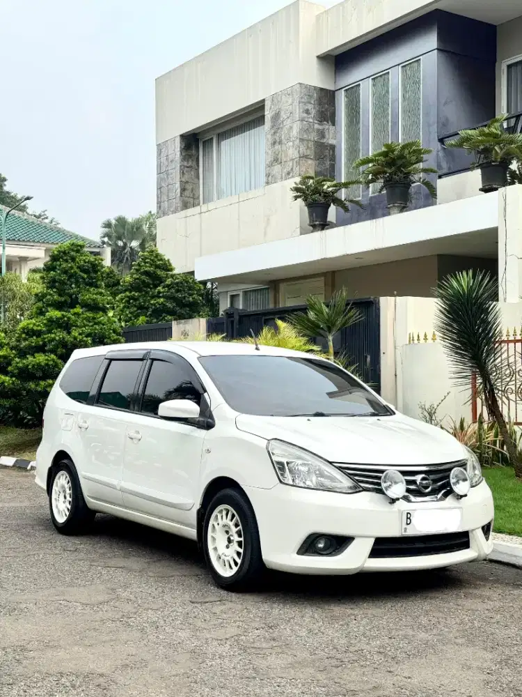 Nissan Grand Livina XV AT 2013 Grand Livina XV Matic 2013 Livina 2013