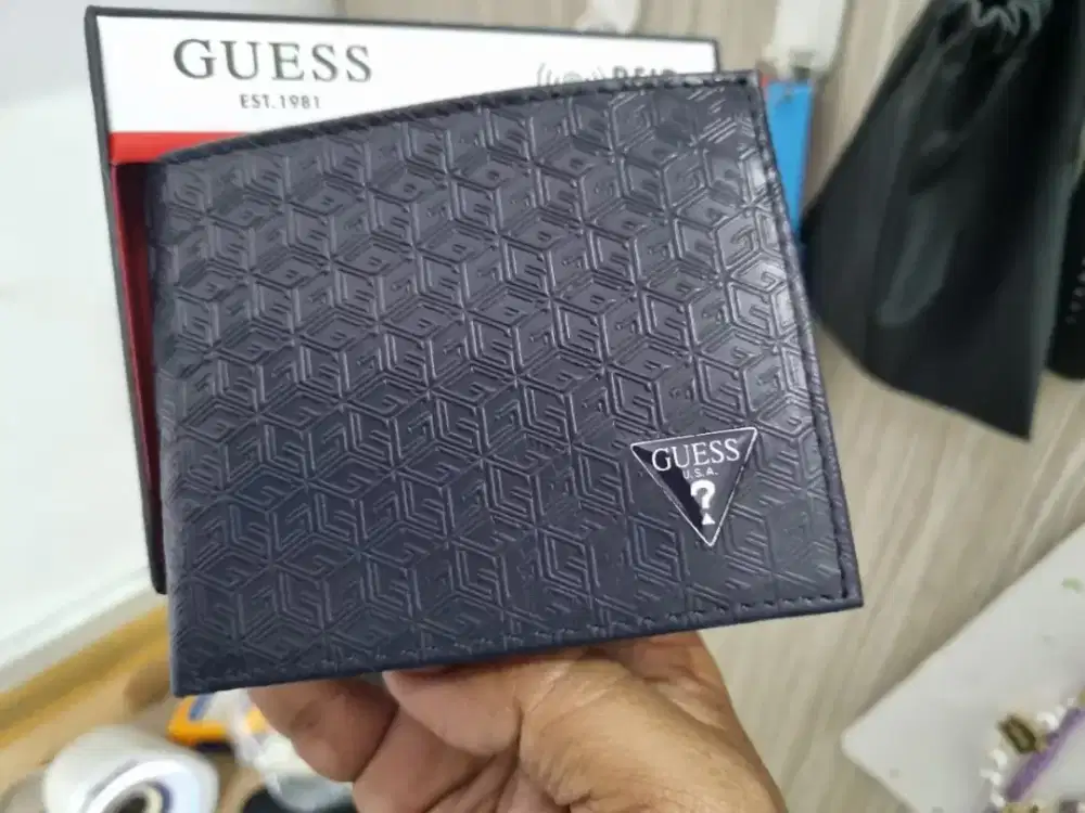 Guess wallet bnib