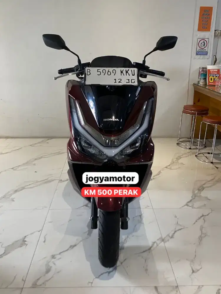 1 - Honda PCX ROADSYNC ABS Tahun 2025