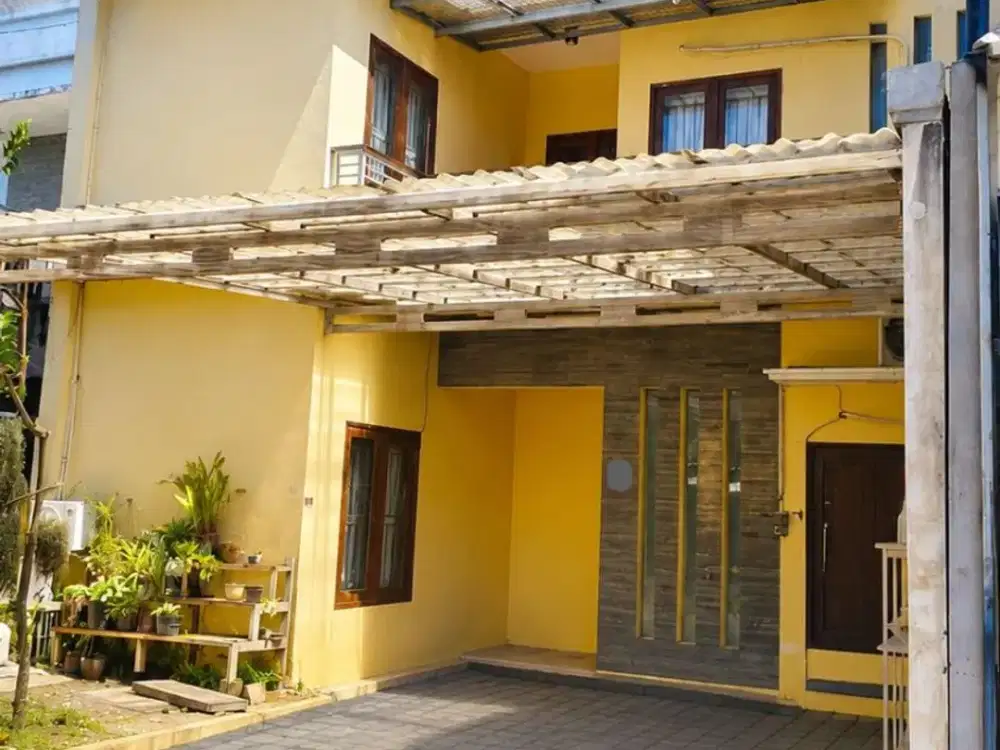 DIJUAL RUMAH 2 LANTAI SIAP HUNI — DENPASAR SELATAN (ES)