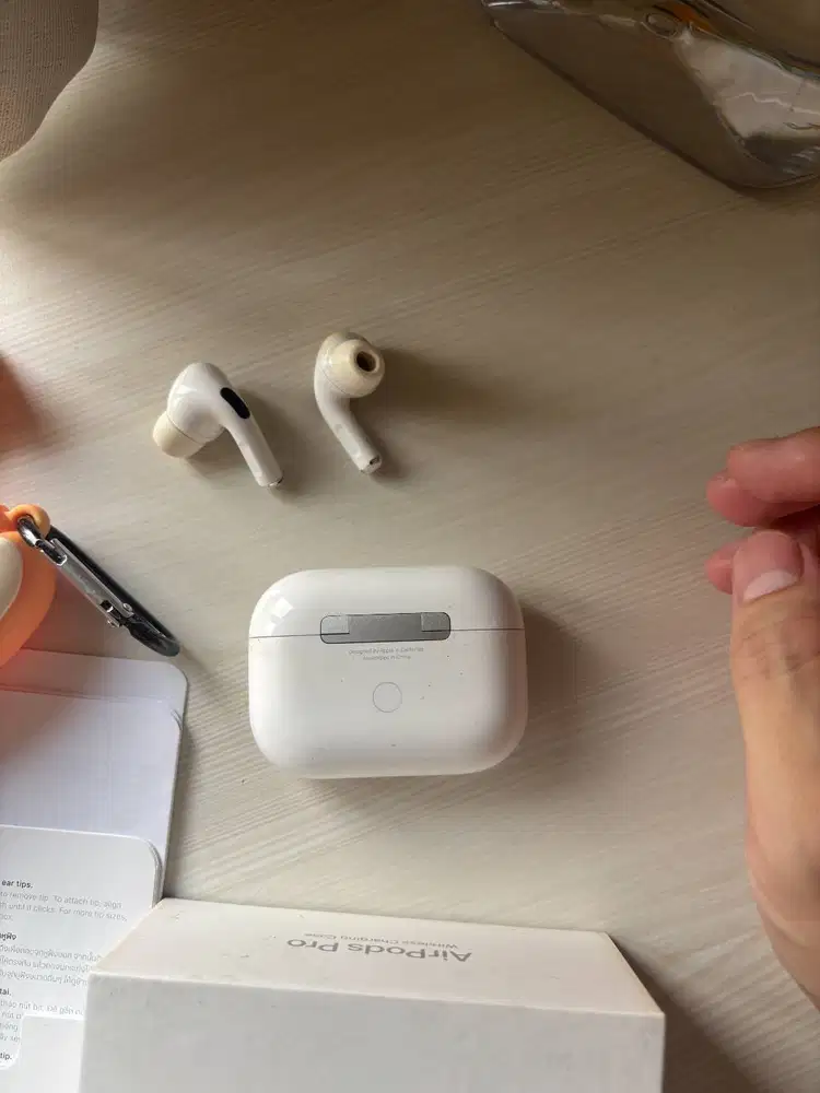 Apple AirPods Pro Generasi ke-1 Bekas Fullset