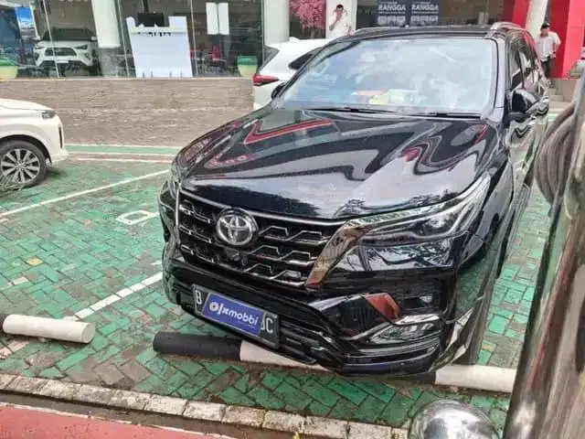 KM Rendah - Toyota Fortuner 2.4 VRZ GR Sport Solar - AT 2021 - BJC