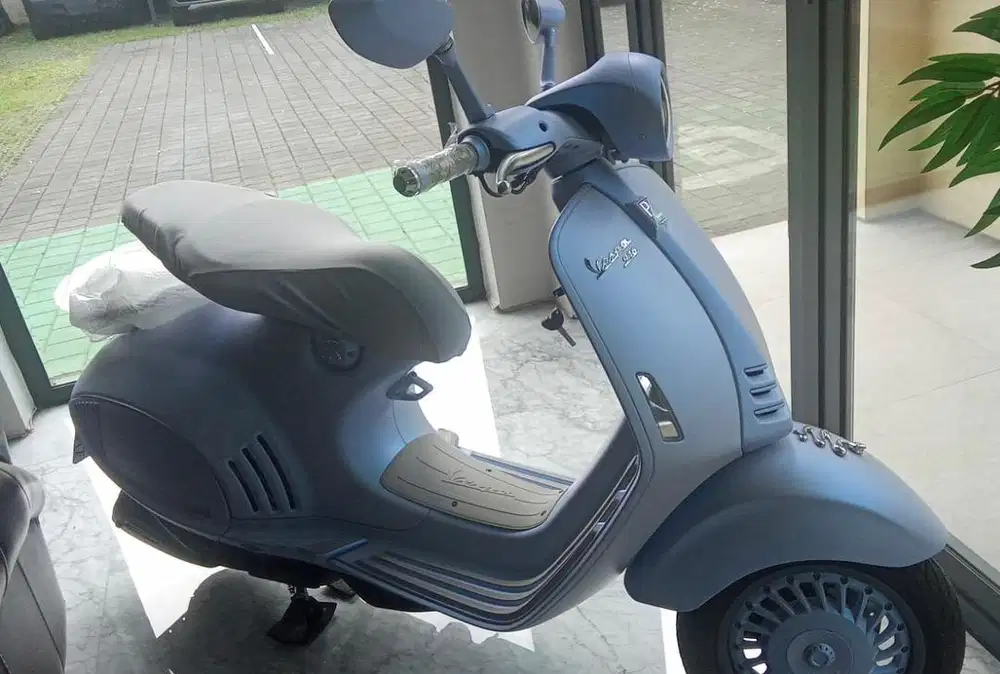 VESPA PIAGGIO 946 SNAKE Thn 2025