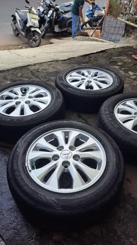 Velg r15 new livina cocok buat gran max carry xpander gls ertiga dll