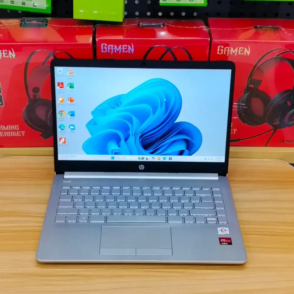 HP 14s-dk1507AU AMD Athlon Silver 3050U RAM 8GB - SSD 512GB - Mulus