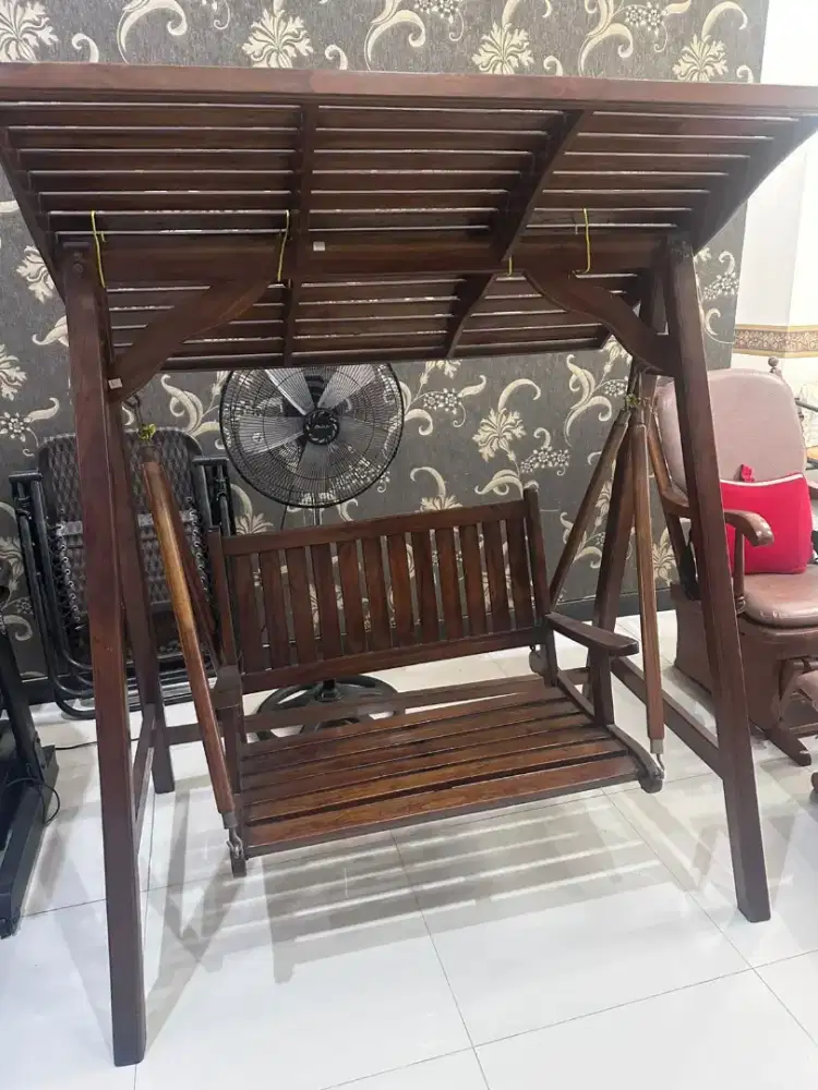 Ayunan kayu jati